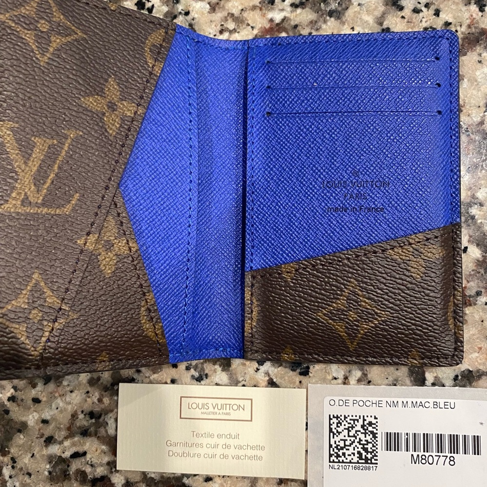 Louis Vuitton wallet. 100% authentic. Tags included. Looks brand new.